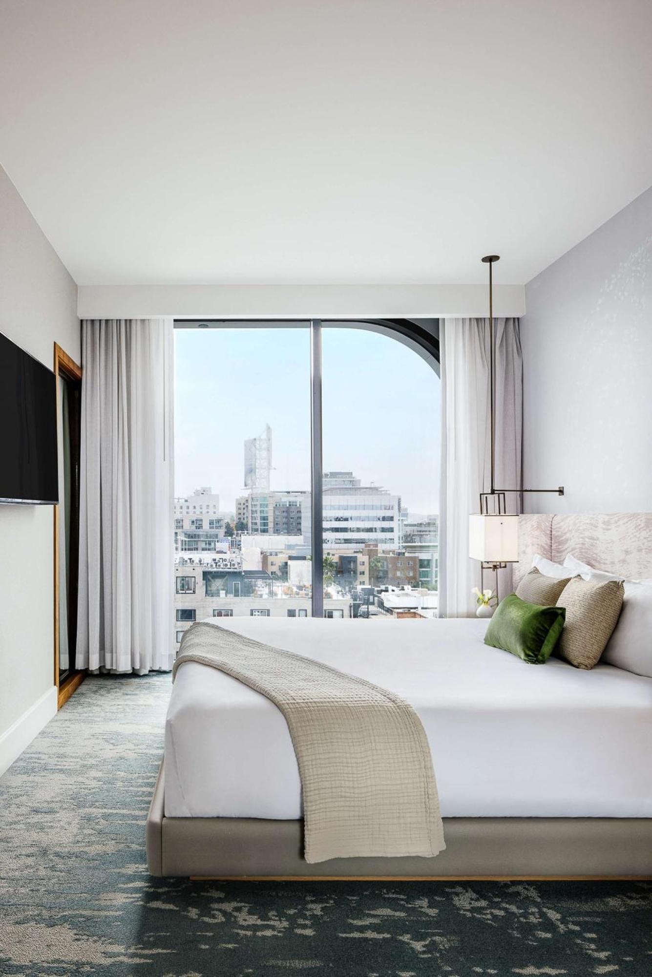 Dream Hollywood, By Hyatt Los Angeles