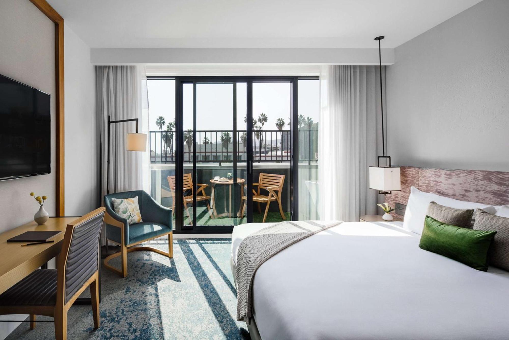 Dream Hollywood, By Hyatt 4*
